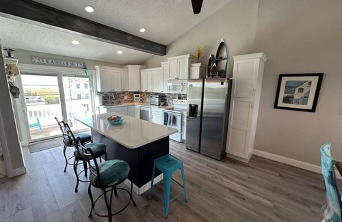 Dennisville House | Beach Front with Stunning Ocean Views!