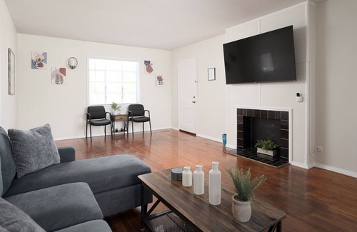 Del Mar Apartment | Beach FUNgalow *️ 1/1 Apartment* Beach LIFE* Attractions Galore!
