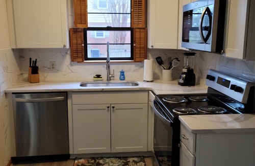 Dodds Addition House | Beach Getaway Central Location