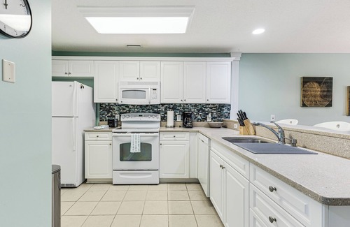 Bolivia Condo | Beach & Golf Getaway in enchanting Bolivia, NC