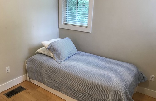 Tisbury Cottage | Beach Guest House