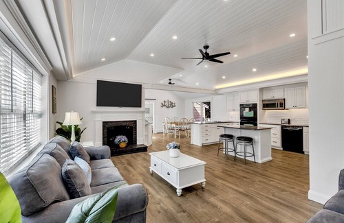 East Harwich House | Beach Heather- Relax, Renew & Enjoy! Adj to Bike Path, 1 Mile to Beach