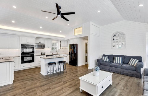 East Harwich House | Beach Heather- Relax, Renew & Enjoy! Adj to Bike Path, 1 Mile to Beach