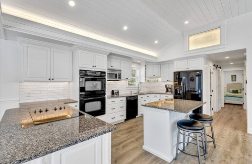 East Harwich House | Beach Heather- Relax, Renew & Enjoy! Adj to Bike Path, 1 Mile to Beach