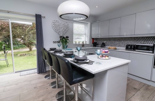 Westward Ho Cottage | BEACH HIDEAWAY, family friendly, with a garden in Westward Ho!