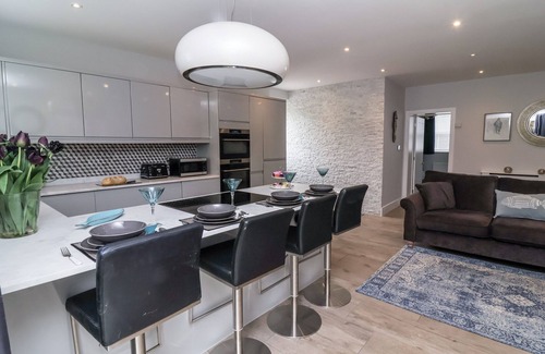 Westward Ho Cottage | BEACH HIDEAWAY, family friendly, with a garden in Westward Ho!