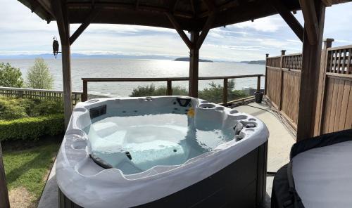 Selma Park House | Beach Hideaway Sea to Sky Loft