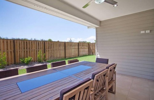 South Mackay House | Beach holiday apartment
