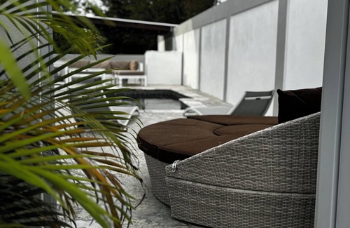Jobos House | Beach Home, ¡Amazing beach location! , walk to the beach. Family & Friends home.