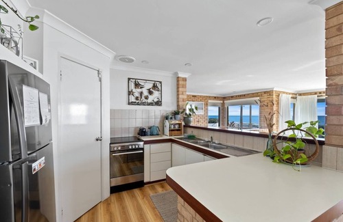 Halls Head House | Beach Home: Epic Views: Private Enclosed Yard:Pets