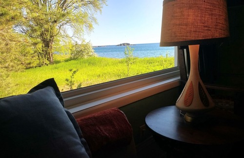 Marquette House | Beach Home on McCarty's Cove!nWalk out your home right onto the beach!