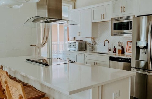Sunnyside Condo | Beach Home Perfect for Family Getaway! 4 pools|W/D