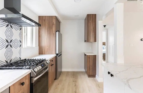 San Diego House | Beach Home W AC - 5 BR - Free Parking - EV Charge