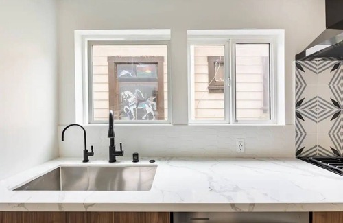 San Diego House | Beach Home W AC - 5 BR - Free Parking - EV Charge