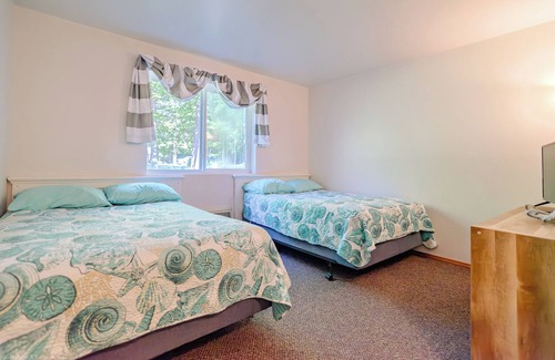 Oscoda Hotel | Beach Hotel Room · Havenwood Shores No. 10