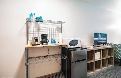 Oscoda Hotel | Beach Hotel Room · Havenwood Shores No. 12