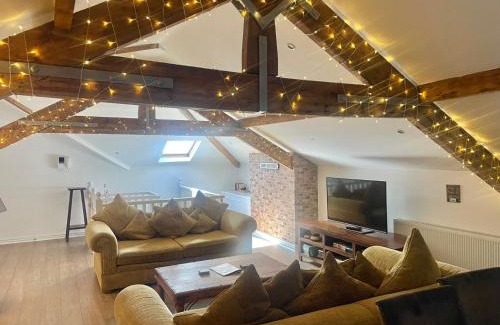 Birkdale Apartment | Beach House 3 Bed Penthouse Apartment