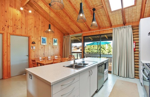 Carrickalinga House | Beach House-5 minutes to beach, with deck surrounding house, family friendly