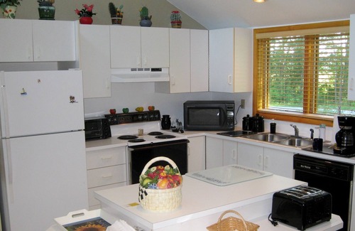 Alburg House | Beach House - 657 Firehouse Road, Alburgh, VT