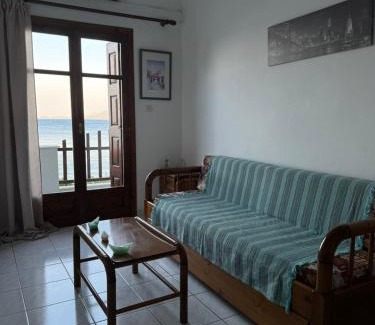 Avlakia Apartment | Beach House Antonis