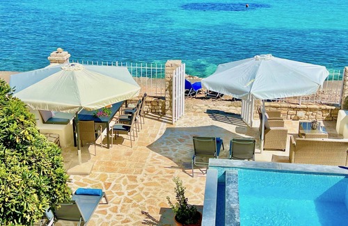 Kassiopi Villa | Beach House Christina with private heated pool