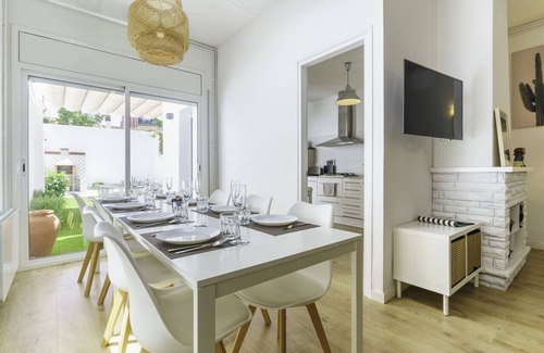 Premia de Mar House | ❤ BEACH HOUSE- CLOSE TO BARCELONA, FREE AC &WiFi
