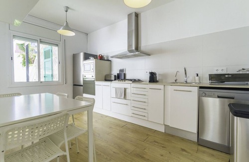 Premia de Mar House | ❤ BEACH HOUSE- CLOSE TO BARCELONA, FREE AC &WiFi