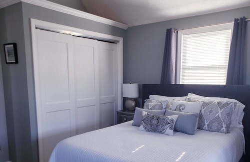 Ocean Bluff-Brant Rock House | Beach House, Close to Sunrise Beach, Fenced Yard, Deck, Dog Friendly
