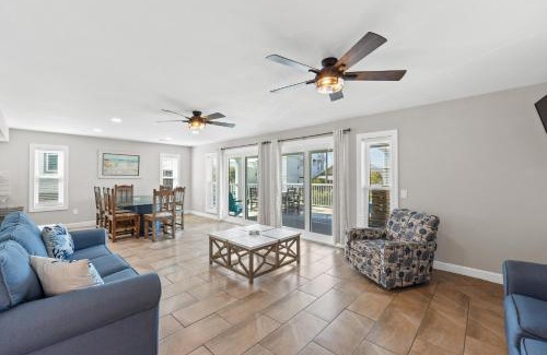 Holiday Beach House | Beach House - Gulf Dream by Panhandle Getaways