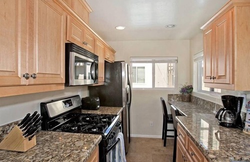 South Mission Beach House | Beach House in Sunny South Mission Beach - Dover Ct.