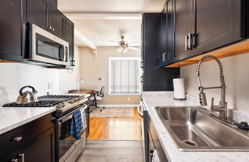 Silver Strand House | Beach House just Steps 2 Sand Huge Patio for Gatherings Dog!