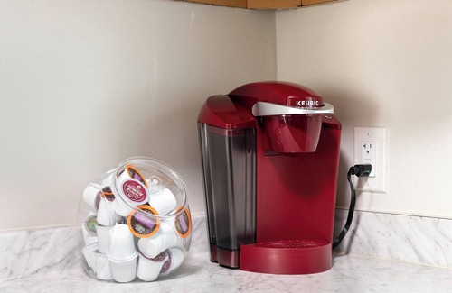 Silver Strand House | Beach House just Steps 2 Sand Huge Patio for Gatherings Dog!