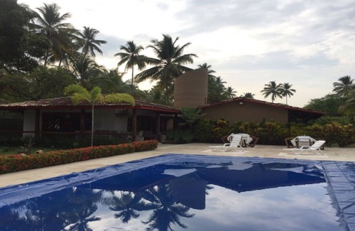 Vera Cruz House | Beach House next to Club Med Itaparica