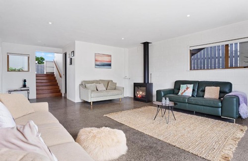 Whangamata House | Beach House on Blane - Whangamata Holiday Home
