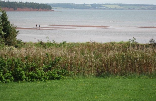 Red House House | Beach House on Private Shore - Spectacular Views - Peace and Quiet