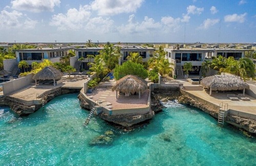 Belnem Villa | Beach House Piet Boon is a beautiful, spacious oceanfront villa