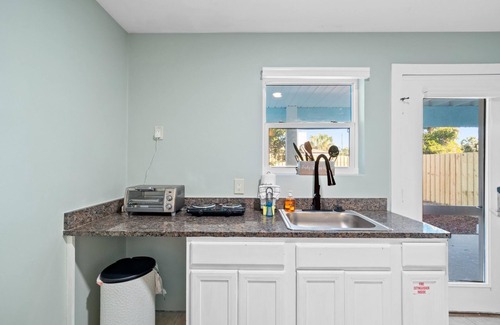 Bahama Beach House | Beach House Sunset Paradise Studio - Beach, Free Golf Round Daily