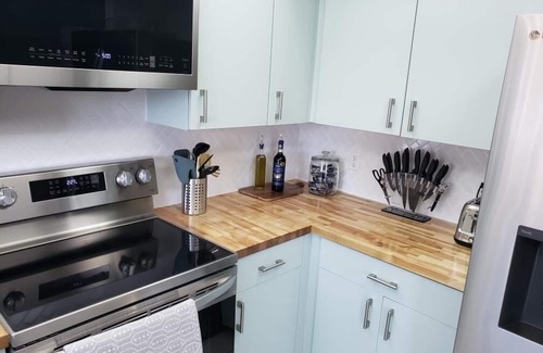 South Venice House | Beach House Venice-Lovely home w/Pool-Mins to Beaches for Shark Tooth Hunting!