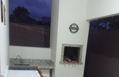 Meia Praia House | Beach house wi-fi near Beto Carrero, 3 bedrooms w / air cond and smart tv.