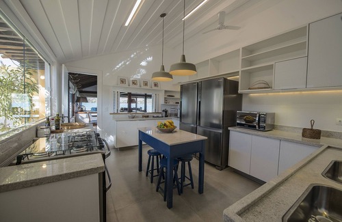 Village da Ferradura House | Beach house with 6 suites, on the edge of Ferradura beach