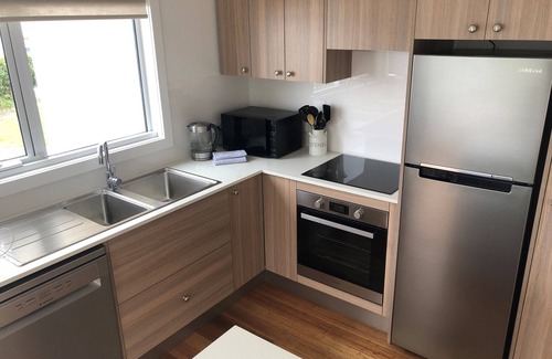 Binalong Bay House | Beach House with Bay of Fires views, featuring 2 bedrooms with ensuite bathrooms