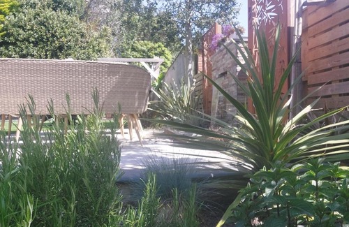 Boscombe House | Beach House, with BBQ lodge and Hot Tub!