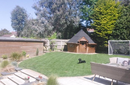 Boscombe House | Beach House, with BBQ lodge and Hot Tub!