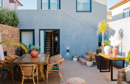 Esmoriz House | Beach house with heated pool!