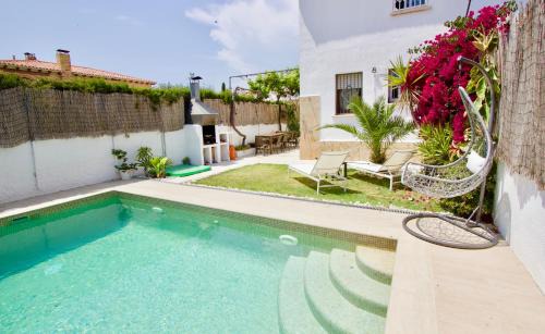 Comarruga House | Beach house with private swimming pool * 5 min walk to the beach