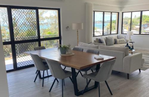 Lammermoor House | Beach House Yeppoon - ARay at Cooee Bay - Apt A