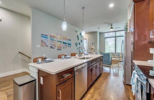 Farmers Branch House | Beach-Inspired Centrally Located Home
