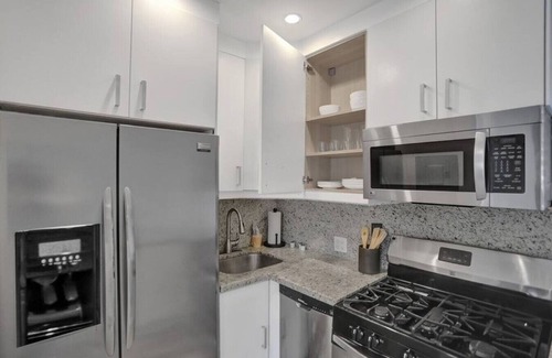 Hendricks and Venice Isles Apartment | Beach Isles: Modern Studio Apartment in Fort Lauderdale with Patio