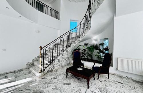 Gammarth Villa | Beach, landscaped garden, pool