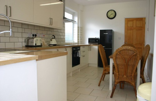 Prestatyn House | Beach Links Holiday bungalow Prestatyn 400 yards from sandy beach, with Hot Tub
